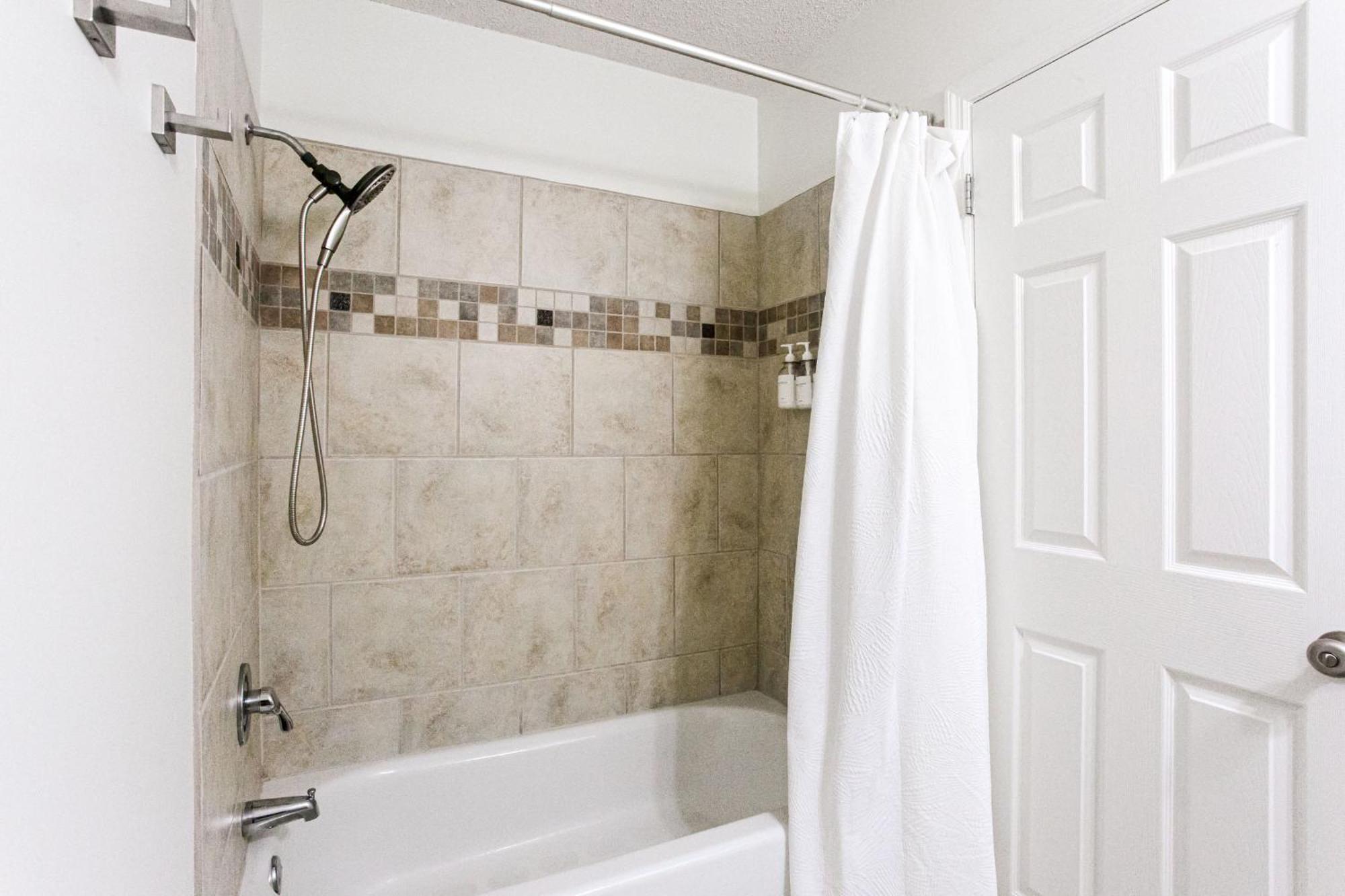 5 Min Drive To Dorm, W/d, Quiet, Kitchen, Wi-fi